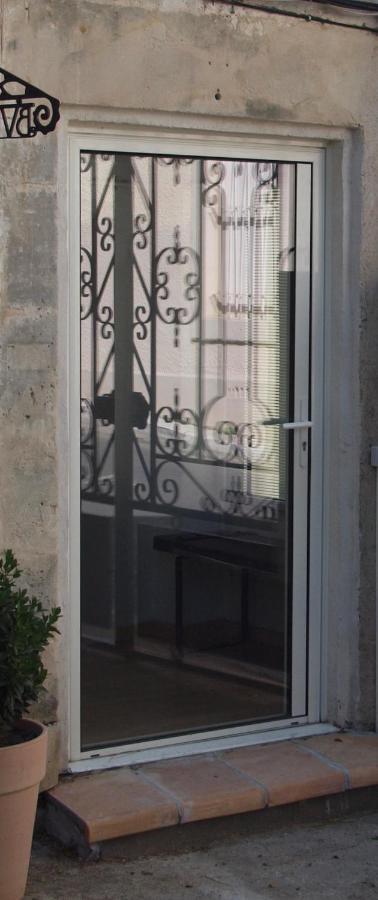 Le 26 Apartment Nimes Luaran gambar